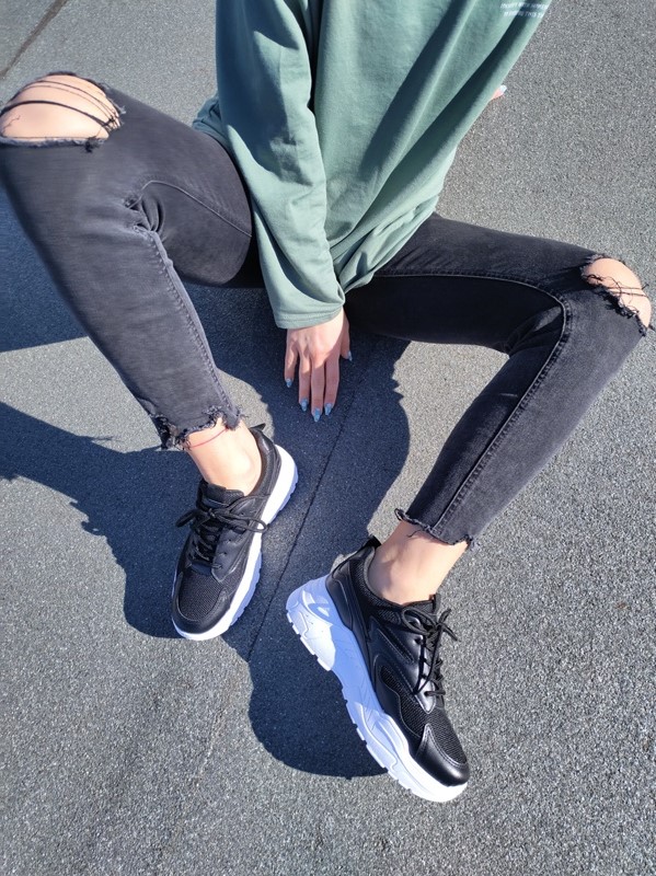 Sneakers N Black/White