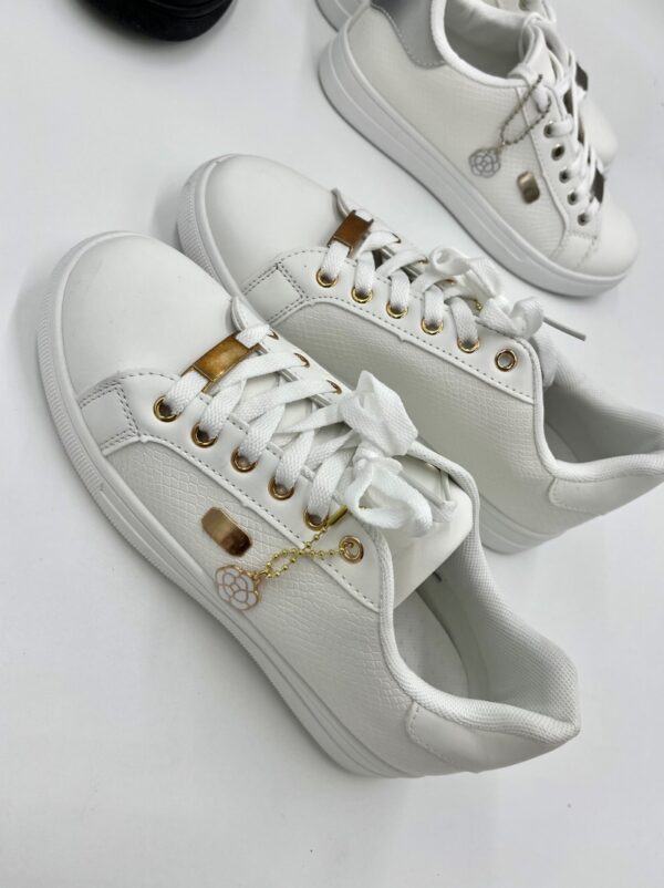 Sneakers με μεταλλικές λεπτομέρειες Λευκό/Χρυσό