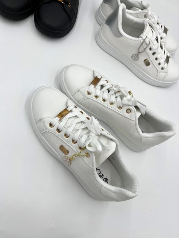 Sneakers με μεταλλικές λεπτομέρειες Λευκό/Χρυσό