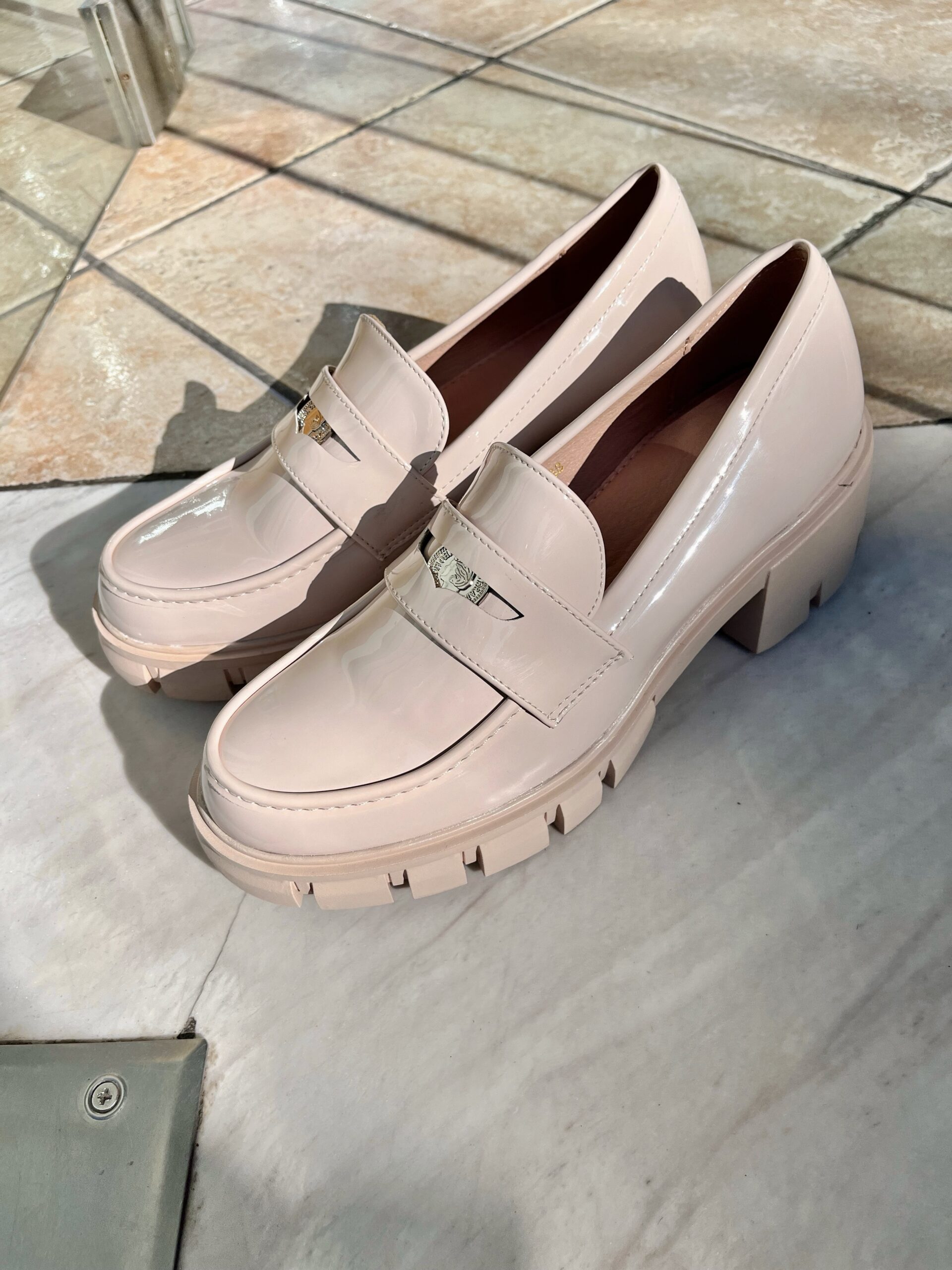 Loafers με Τακούνι BEIGE